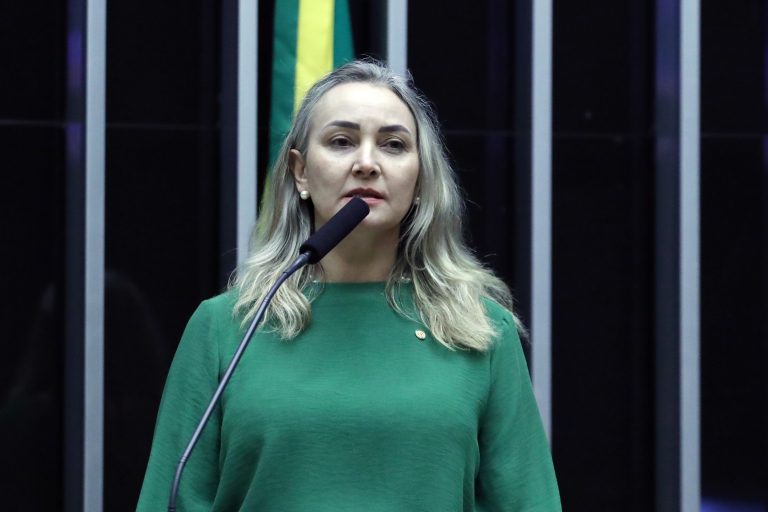 Comissão vai debater portaria que condiciona abertura do comércio em feriados