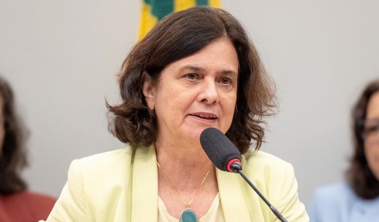 Comissão Entrevista Ministra da Saúde sobre Aquisição de Imunoglobulina sem Licitação