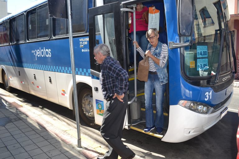 Cancelado debate sobre subsídio federal para manter gratuidade de transporte coletivo a idosos