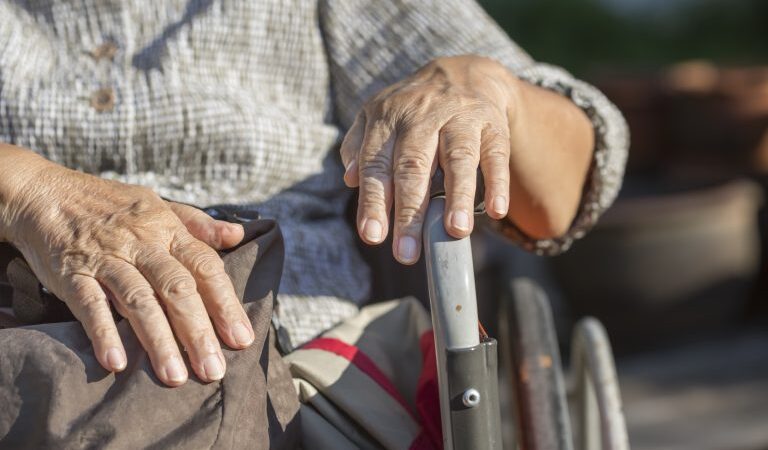 Comissão debate medidas que promovam o bem-estar e previnam o suicídio de idosos