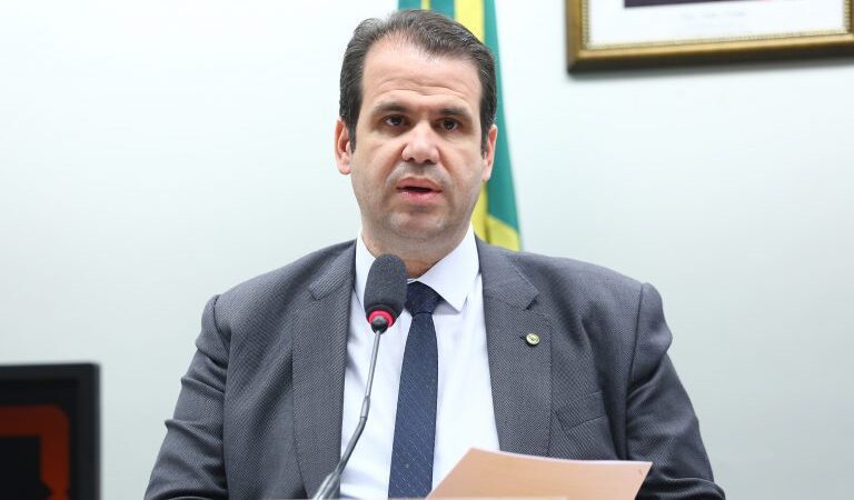 Comissão debate norma que reduz percentual de compra nacional em contrato de exploração de petróleo