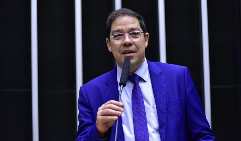 Deputados aprovaram aumento de pena para diversos crimes, como furto, roubo e latrocínio