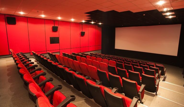 Lei reinstitui cota para filmes brasileiros em salas de cinemas até 2033