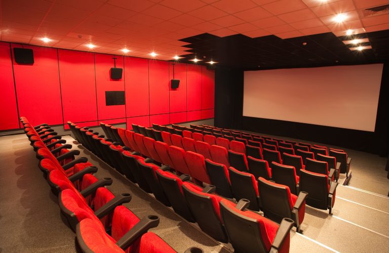Lei reinstitui cota para filmes brasileiros em salas de cinemas até 2033