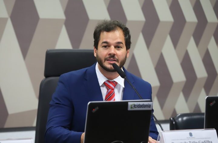 Deputado Túlio Gadêlha é eleito presidente da Comissão Mista sobre Migrações