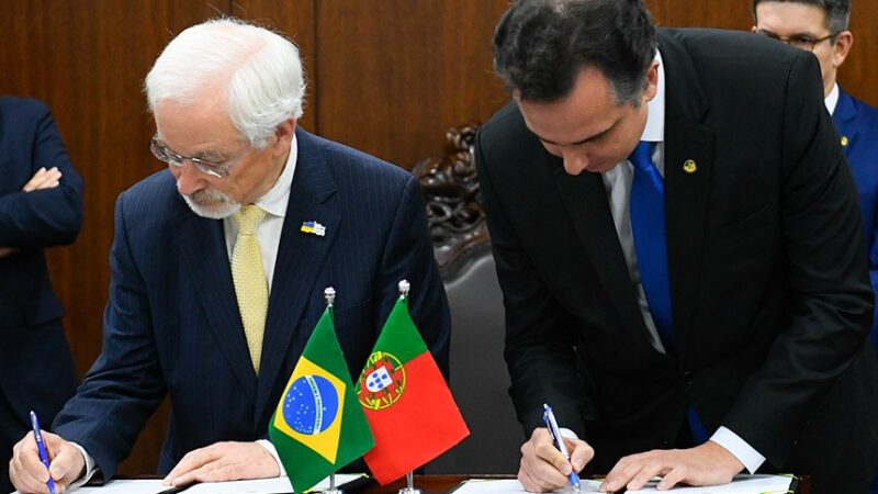 Acordo assinado pelo Senado para promoção da língua portuguesa