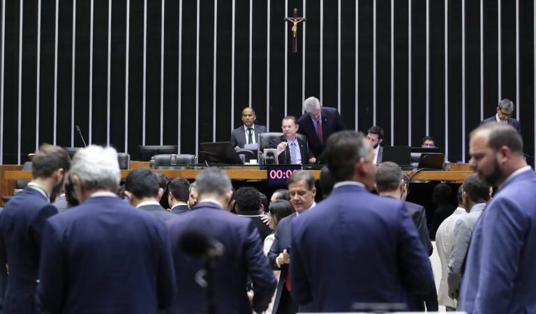 Câmara aprova revisão da Política Nacional de Defesa