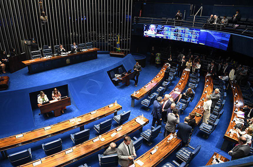 Senado aprova reconhecimento de intercâmbio internacional como estágio