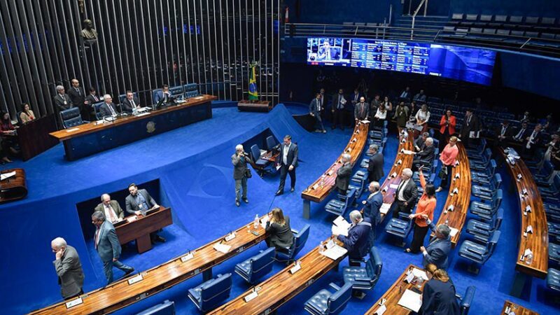 Plenário debate na terça-feira a implementação da Política Nacional de Assistência Estudantil