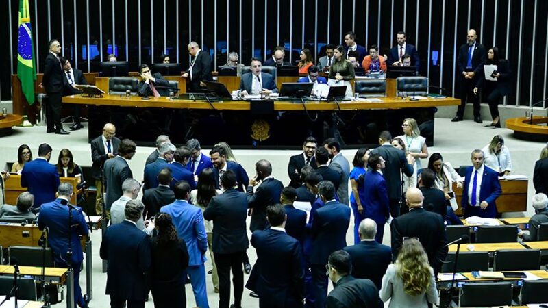 Congresso analisa crédito facilitado aos atingidos pelas enchentes no RS