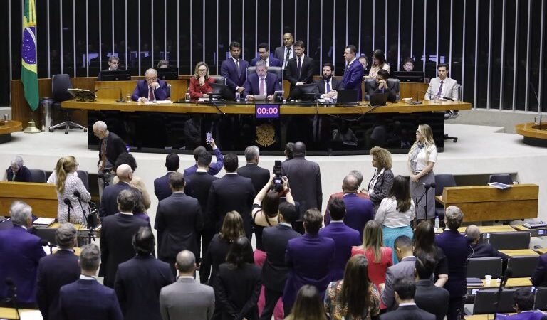 Câmara dos Deputados reúne-se nesta manhã para votar projetos em pauta