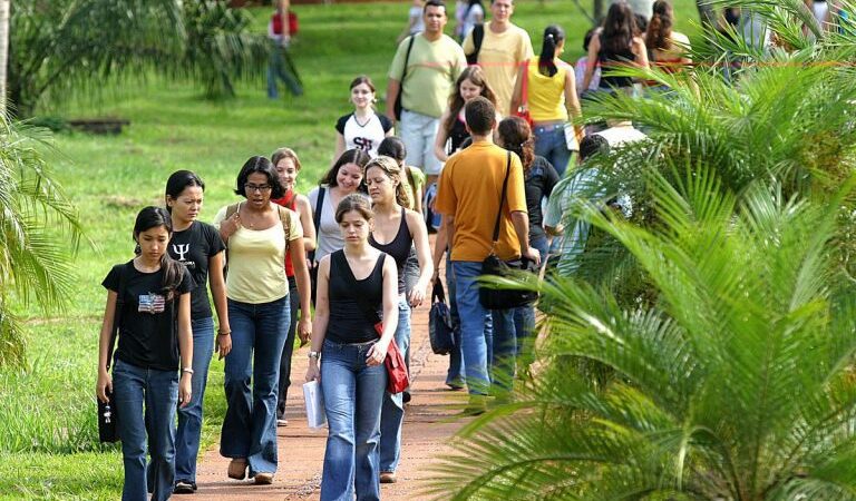 Projeto prevê repasse de recursos para a assistência estudantil